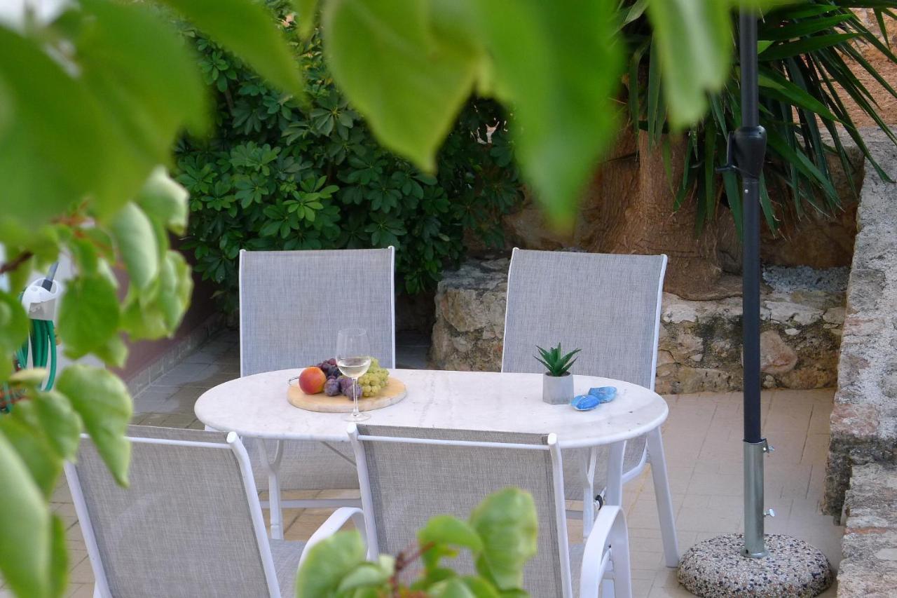 Maria & Manos Guest House, Agios Onoufrios Beach Dış mekan fotoğraf
